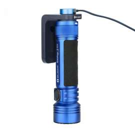 LINTERNA OLIGHT SEEKER 2 PRO 3.200 L BASE CARGA L-DOCK